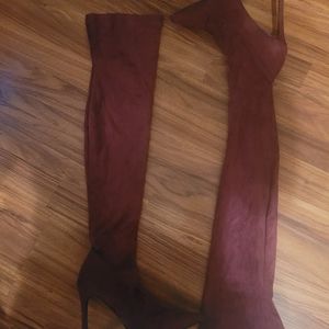Size 7 1/2 knee high boots